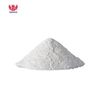 Bílý prášek z oxidu hlinitého